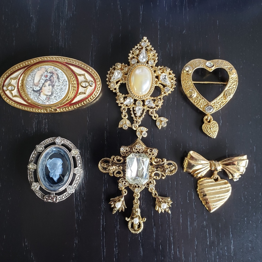 6 Vintage Brooches Pins Victorian Heart